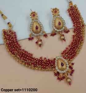 ENSEMBLE DE BIJOUX INDIENS TRADITIONNELS ET À LA MODE EN CUIVRE ENSEMBLE DE BIJOUX DE MARIAGE POUR FEMMES BOUCLES D'OREILLES ET COLLIER - Product Image 3