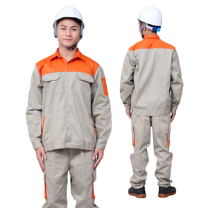 Ropa de trabajo confiable Chaqueta y pantalones Gris claro Mezcla de algodón de poliéster con múltiples bolsillos para ingenieros mecánicos Entrega rápida a granel - Product Image 1