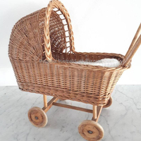 Vente en gros petite poussette en rotin pour bébé, jouet naturel pour enfant