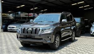 Pour Toyota Land Cruiser Prado, boîte de vitesses automatique propre et fraîche, sièges en cuir intérieur clair, galerie de toit métallique, vitesse maximale R17 - Product Image 5