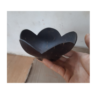 Bols en noix de coco naturelle, faits à la main au Vietnam avec amour et artisanat. Durable, léger et poli pour une finition lisse - Product Image 5