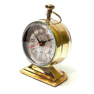 Nouvelle conception d'horloge de table en laiton poli avec un thème d'amour pour Noël - Product Image 3