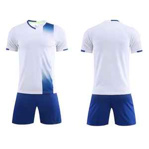 Ensembles courts d'uniformes de football personnalisés de haute qualité pour hommes et femmes avec impression du logo de l'équipe - Product Image 4