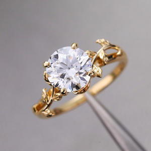 Bague de fiançailles solitaire blanche coupe ronde de 10mm | Bague en or design feuille pour femmes | Bijoux de mariée CZ Moissanite - Product Image 2