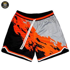 กางเกงขาสั้นออกกำลังกายพิมพ์ซับลิเมชันสำหรับผู้ชายกางเกงขาสั้นสองข้างมีกระเป๋าพิมพ์ลาย - Product Image 1