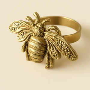 Anneau de serviette en aluminium de fabrication fiable, accent classique pour table à manger, style traditionnel pour les repas et les occasions spéciales - Product Image 1