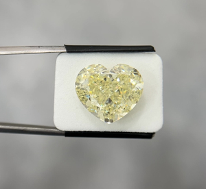 Diamant naturel en vrac de couleur W-X SI1 15,01 carats, taille cœur, certifié EX, polissage VG, symétrie, faible fluorescence, fantaisie, table 61% - Product Image 1