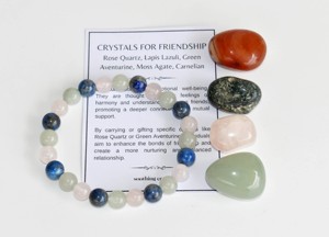 Renforcez les liens émotionnels : Coffret cadeau de cristaux d'amitié en pierres précieuses naturelles polies et éco-responsables - Product Image 1