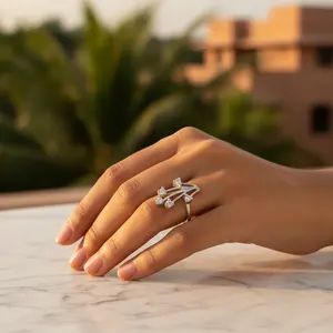 Romantischer geometrischer Smaragdschliff-Ring aus 925er Silber, rhodiniert, Damen-Verlobungsring - Product Image 3