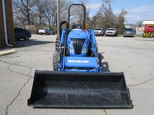 2016 Nuevo Tractor Hollan Boomer 37 - Product Image 5