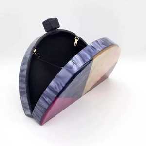 Woman Acrylic Hand <b>Clutch</b> Imitation Pearl Luxury Butterfly Solid Charm <b>Clutch</b> Complete Set Women's Wedding Creative Design - Product Image 4