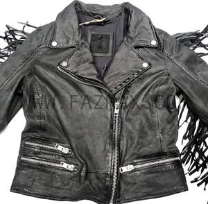 Chaqueta de Motociclista BRR EXIM Clásica de Cuero Negro, Impermeable y Resistente al Viento, con Cierre de Botones de Cuerno, Personalizable para Mujer - Product Image 4