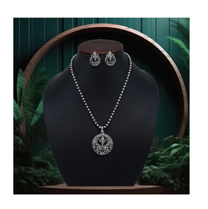 Conjunto de joyería de moda para niñas Collar de cadena multicapa con diseño de moda y juvenil Conjuntos de joyería de moda - Product Image 1