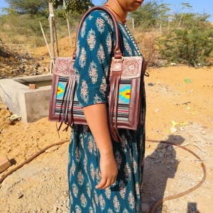 Bolsos de mano de cuero azteca con herramientas hechas a mano reales LW, bolso de compras elegante para mujer, accesorios perfectos de estilo Vintage, bolsos de cuero - Product Image 4