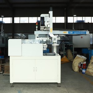 Machine d'alimentation automatique pour machine de moulage par injection verticale, bras robotique d'assistance pour machine de moulage par injection - Product Image 3