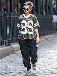 Maillot de football technologie d'évacuation de l'humidité séchage rapide matériau doux au toucher fait pour le confort et la durabilité pendant le sport - Product Image 3