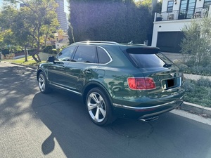 Offre exceptionnelle : Bentley Bentayga Hybride AWD 2020 d'occasion, propre et prêt à être expédié - Product Image 5