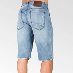 Pantalones cortos de mezclilla desgastados estilo Streetwear 2025, pantalones cortos de hombre de longitud larga con dobladillo inferior crudo y logotipo bordado personalizado - Product Image 2