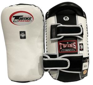 Pads thaïlandais Twins de qualité supérieure KPL10 blanc et noir pour l'entraînement, le kickboxing, le MMA et le Muay Thai - Product Image 1