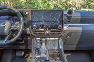 Lexus GX 550 SUV de luxe d'occasion haut de gamme - Product Image 3