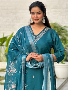 <b>Women</b> Embroidery <b>Kurta</b> and Pant Sets with Dupatta - Product Image 2