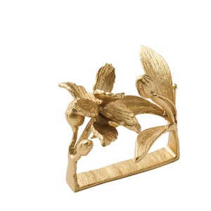 Servilleteros de metal opulento hechos de metales de primera calidad con acabados pulidos y antiguos que ahora se venden en lotes al por mayor - Product Image 1