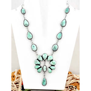 Collier Paloma en argent sterling d'inspiration sud-ouest, perles de turquoise Naja, motifs floraux numérotés, classique, tendance, cadeau religieux - Product Image 1