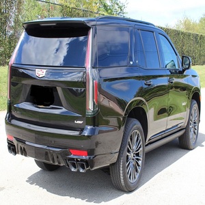 ¡Oferta Imperdible! Cadillac Escalade V 2023 Súper Limpio, Motor V8 Supercargado de 682hp, Tracción en las Cuatro Ruedas, Visión Nocturna, Automático de 10 Velocidades, Sedán de Lujo - Product Image 2