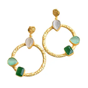 Boucles d'oreilles pendantes en laiton tendance, design en pierre naturelle brute, finition laiton satiné, pièce de style affirmé, haute qualité, vente en gros - Product Image 1