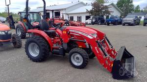 Tracteur à roues MASSEY FERGUSON 2025 1E.35 4WD - Product Image 2