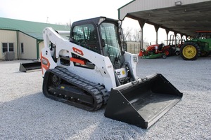 Chargeuse compacte sur chenilles Bobcat T770, couleur blanche, modèle à 2 vitesses - Product Image 2