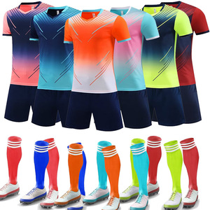 Nouveau maillot de football européen uniforme personnalisé couleurs tailles 100% polyester Durable séchage rapide léger entraînement de football - Product Image 5
