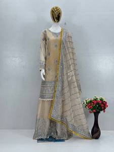 Robe Sharara de qualité supérieure, de marque, pour les occasions spéciales, avec broderie en chinon, dupatta, tenue d'hiver tendance - Product Image 5