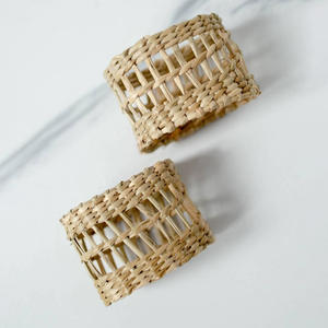 Porte-anneau en jonc de mer pour serviettes ronds de serviette en paille faits à la main décor de table à manger restaurant et hôtel - Product Image 1