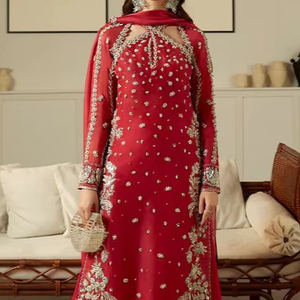 2025 @ Designer indien/pakistanais rouge longue Kurta, robe Lehenga & Dupatta avec Dabka embellie, perles, travail de la pierre pour la fête - Product Image 1