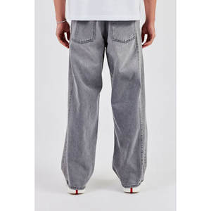 กางเกงยีนส์คุณภาพสูง ทรงหลวมสบาย ดีไซน์ใหม่ น้ำหนักเบา สำหรับผู้ชาย - Product Image 4