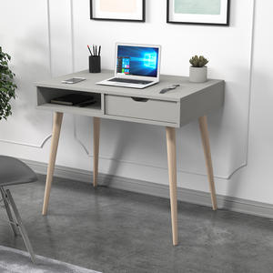 Oferta Escritorio gris Patas de madera Diseño de estilo europeo Ideal para espacios de oficina en casa Mejora tu espacio de trabajo con esta elegante pieza - Product Image 3