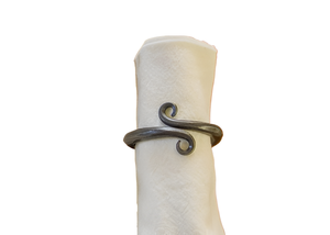 Meilleure vente Rond de serviette en spirale fait main en métal noir pour mariage restaurant usage domestique au prix de gros - Product Image 1