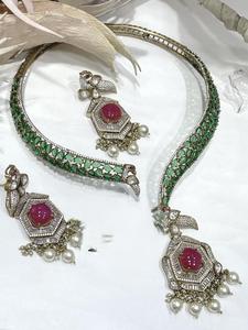 Ensemble de collier de pierres semi-précieuses délicates de haute qualité Ensemble de boucles d'oreilles pour femmes Bijoux de créateurs pour vêtements de mariage - Product Image 2