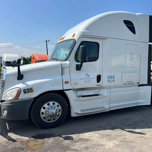Camión Freightliner Cascadia ST 2015 Usado en Buenas Condiciones, Tipo Convencional con Cabina Dormitorio - Product Image 1