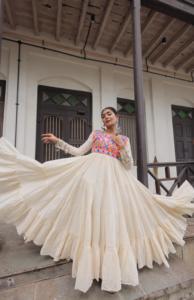 Mejor Venta de Indian Boutique Trend Setter último Navratri vestido especial exclusivo Showstopper hermosa fiesta boda desgaste mujeres - Product Image 5