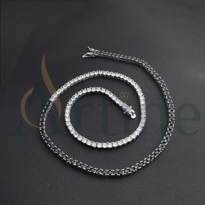 Bijoux pour hommes fabriqués avec des diamants de moissanite en or blanc 14 carats chaîne cubaine avec une belle clarté VVS élégante - Product Image 1