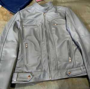 Chaqueta de piel de vaca personalizable de alta calidad Logo Estilo vintage Tela vaquera Liso teñido Cremallera Invierno Servicio OEM disponible - Product Image 3