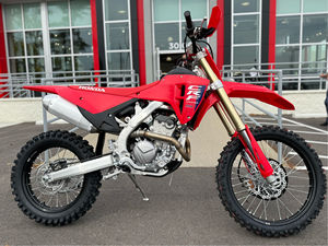 Ventas Activas de Motos Honda CRF 250R 2026 con Escape Doble, 250 Unidades Nuevas en Stock - Product Image 1