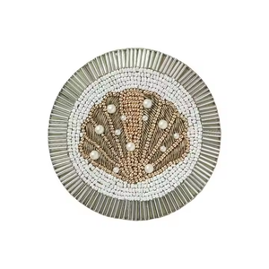 Posavasos de nuevo diseño hecho a mano con forma redonda y cuentas de calidad Bast para decoración del hogar de posavasos hechos a mano de La India - Product Image 4