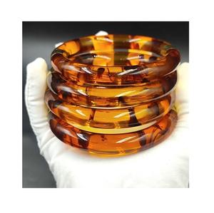 Bracelets en résine de qualité supérieure pour femmes, légers, durables, finition polie, imperméables, couleurs personnalisées, style mignon pour un usage décontracté - Product Image 1