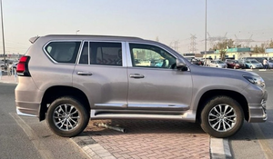 รถยนต์มือสองปี 2018 แลนด์ครุยเซอร์ ปราโด GCC SUV ขับเคลื่อนสี่ล้อ เบาะหนัง ระบบควบคุมความเร็วอัตโนมัติ พวงมาลัยซ้าย ยาง R21 มาตรฐานยูโร 5 - Product Image 2