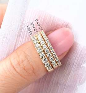 แหวนเพชรโมอิสทรงกลมตัดสีทองแบบเรียบวงแหวนพลอยเข้าคู่สีทอง - Product Image 1