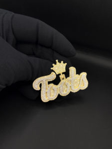 Pendentif personnalisé en alliage d'argent plaqué, style hip-hop, qualité supérieure, serti de diamants CZ glacés - Product Image 2