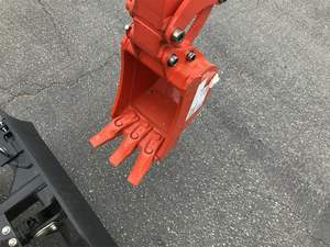 Mini-excavatrice Kubota K008-5 de qualité supérieure, à rotation zéro, diesel, micro-pelle avec hydraulique auxiliaire - Product Image 4